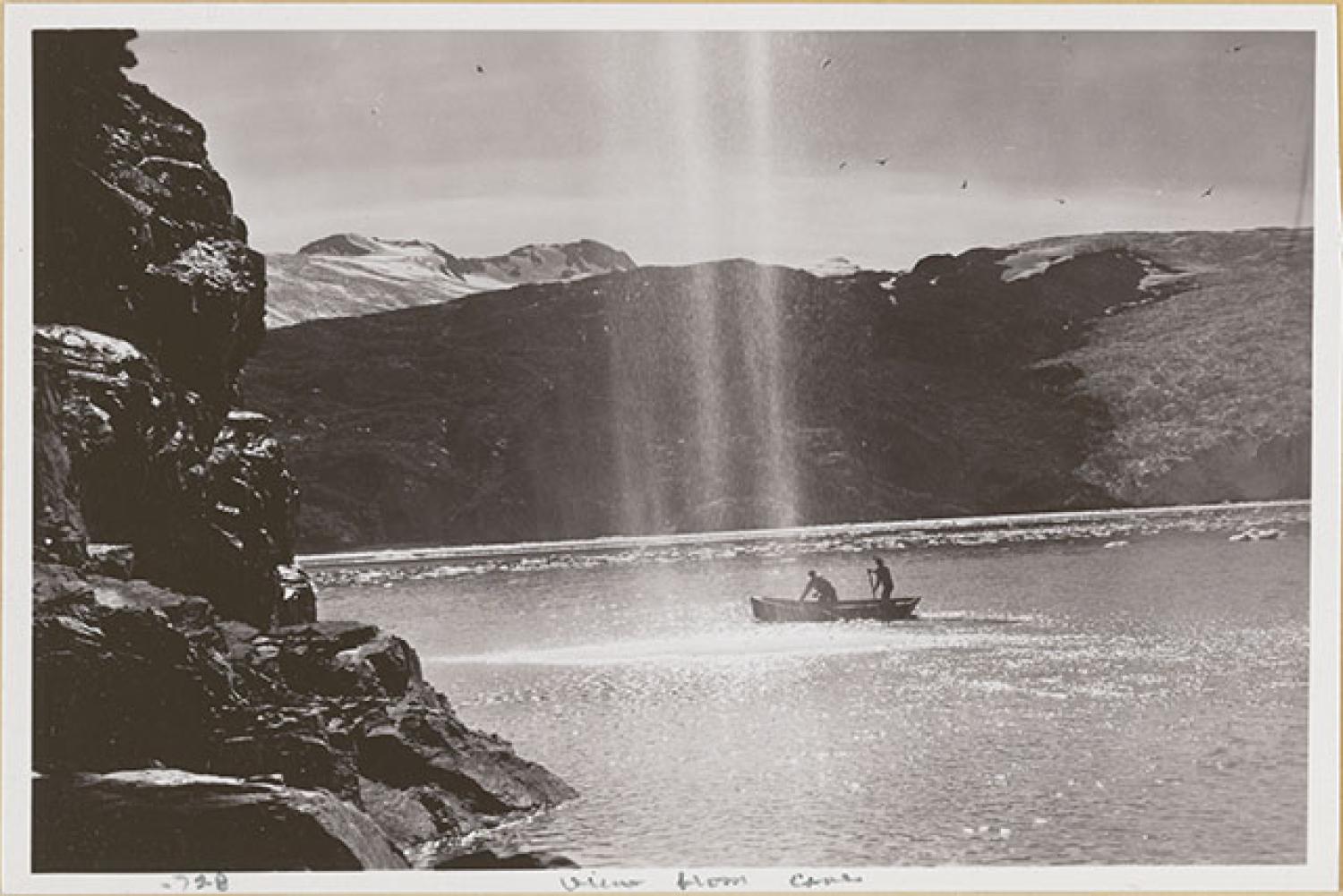 An image of a boat on a lake.